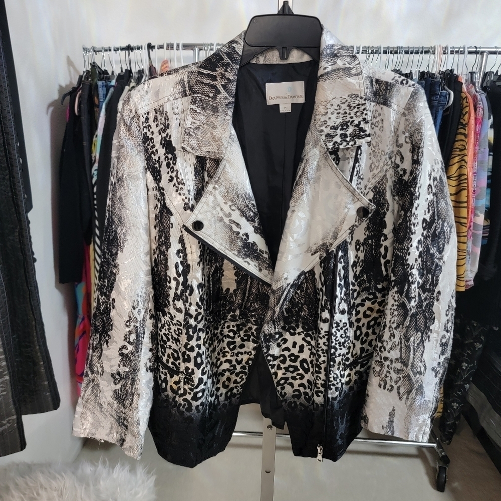 Draper's & Damon's Snow Leopard Black and White Jacket